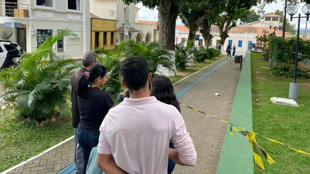 Local de mortes foi isolado pela polícia