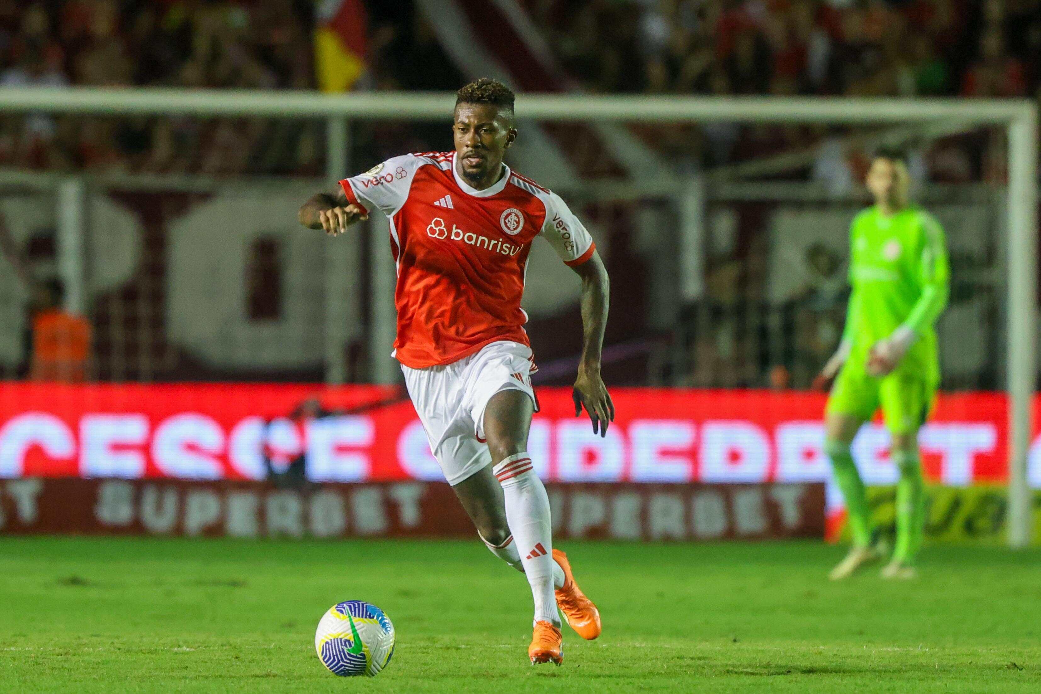 Imagem do zagueiro Vitão do Internacional