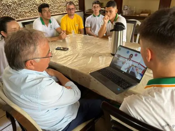 estudantes de cariré