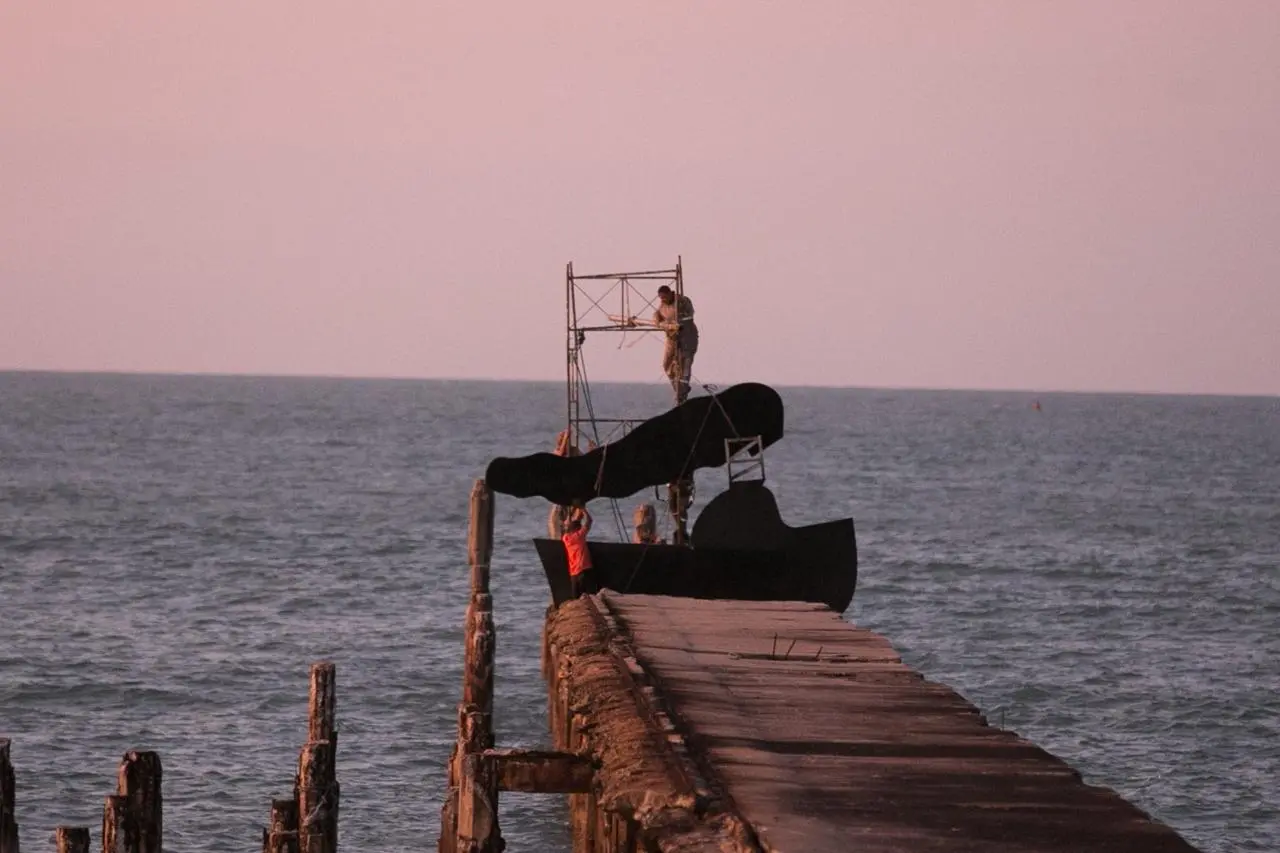 A escultura La Femme Bateau voltou à Ponte dos Ingleses