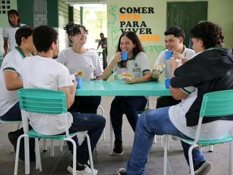 Imagem da notícia: Merenda escolar é aliada ao ensino e ajuda a reduzir evasão de milhares de estudantes no CE