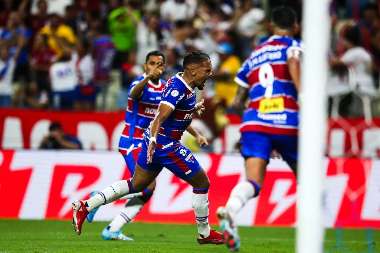 Bruno Pacheco marcou um golaço, o 3º do Fortaleza no jogo