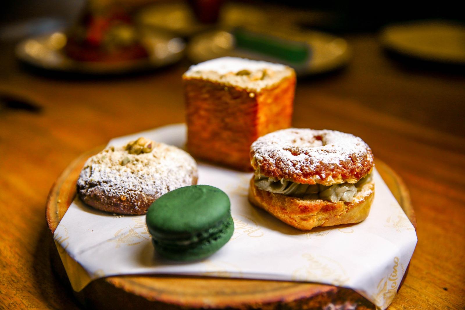 Padaria artesanal tem diversas opções de doces com pistache, como o Kouign-amann, o Paris-brest, cookies e macarons