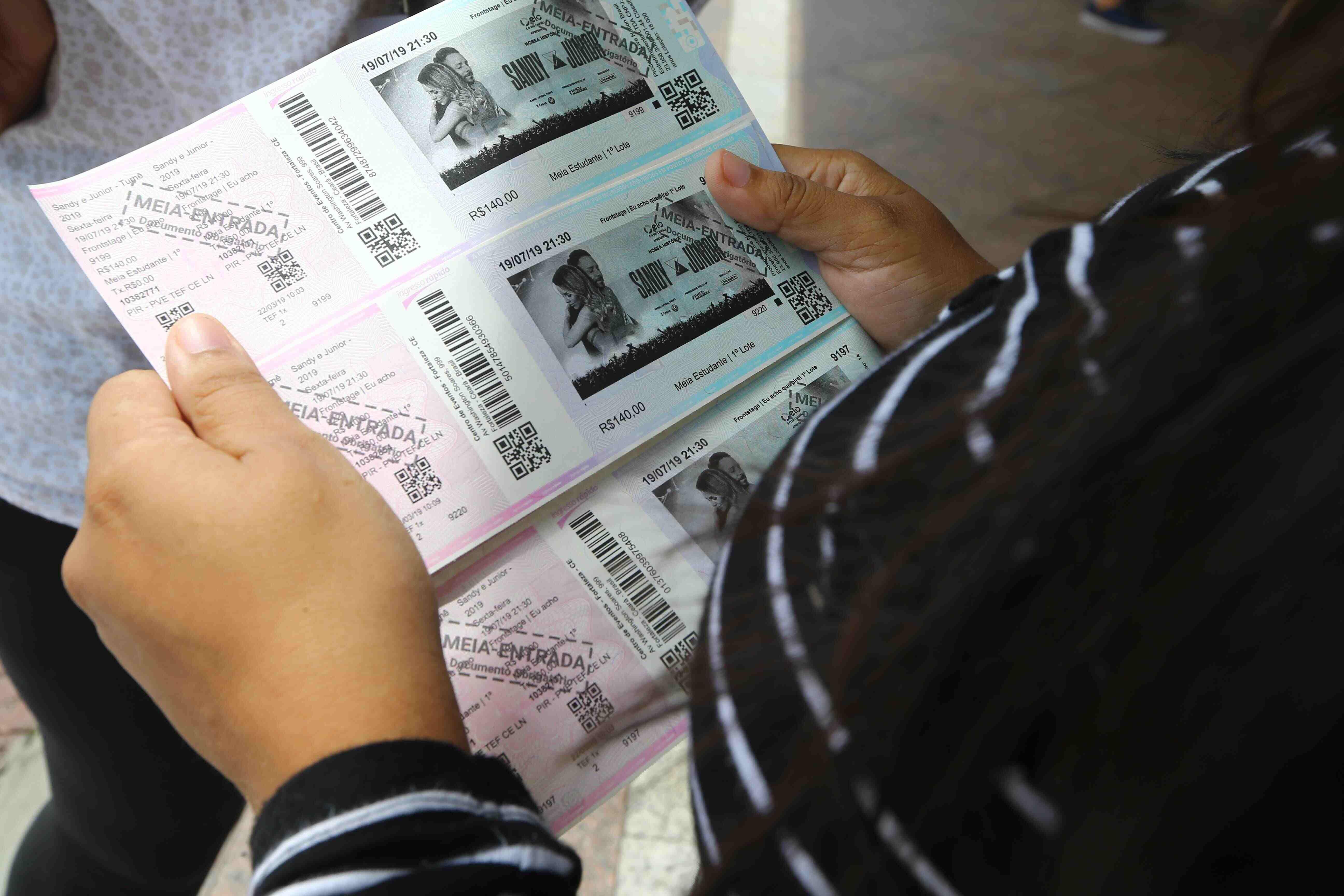 Ingressos do show de Sandy e Jr