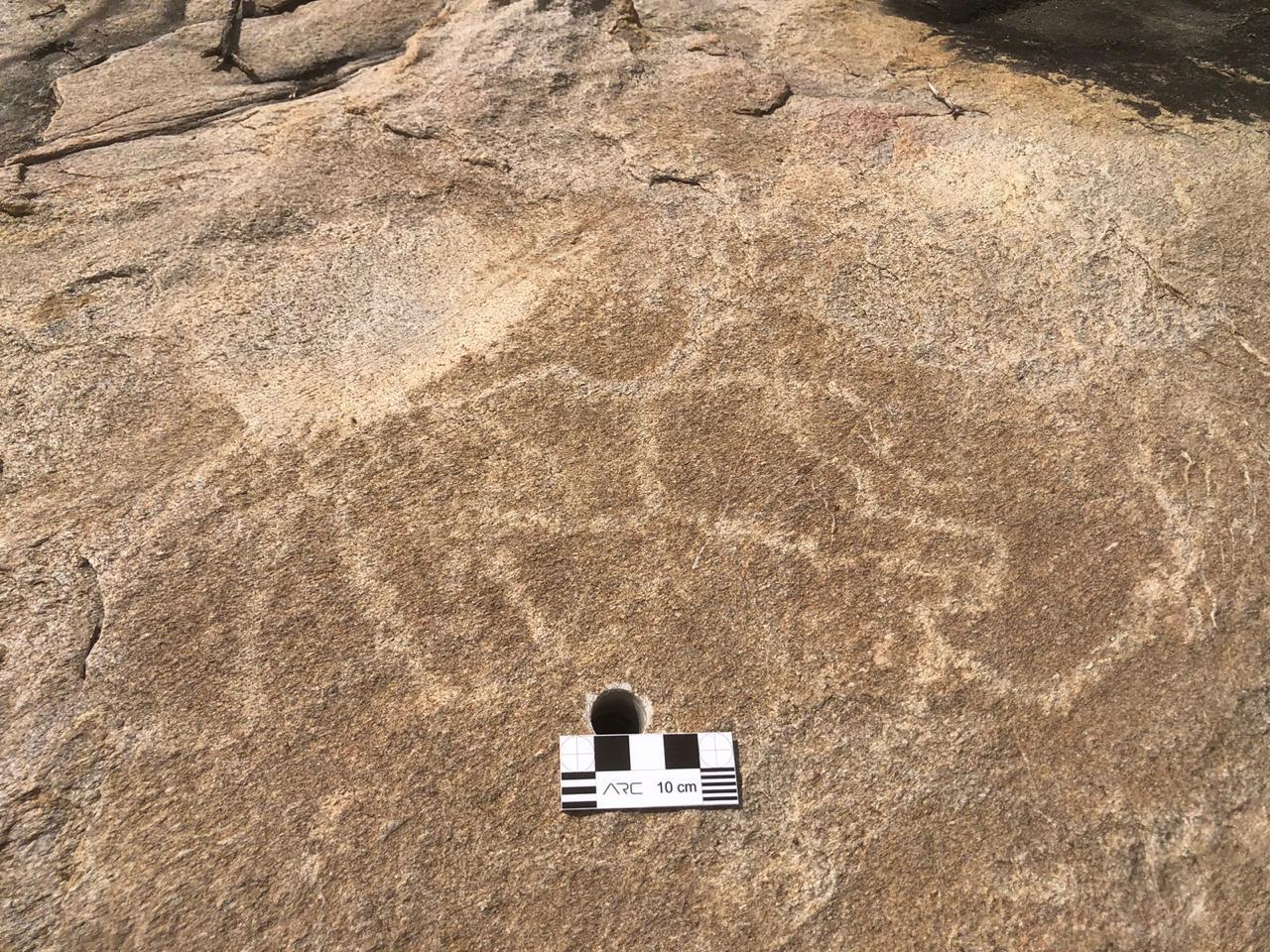 Gravuras rupestres pré-históricas encontradas em Solonópole