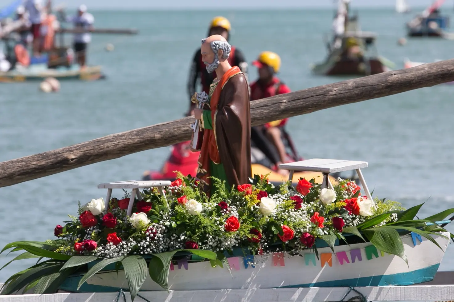 No Nordeste, o santo é venerado pela crença de que cabe a ele o controle das chuvas, já que foram confiadas a Pedro 'as chaves dos céus'
