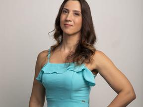 Fernanda Cavalieri é pedagoga, cofundadora da Associação Fortaleza Azul (FAZ) e mãe de gêmeos atípicos