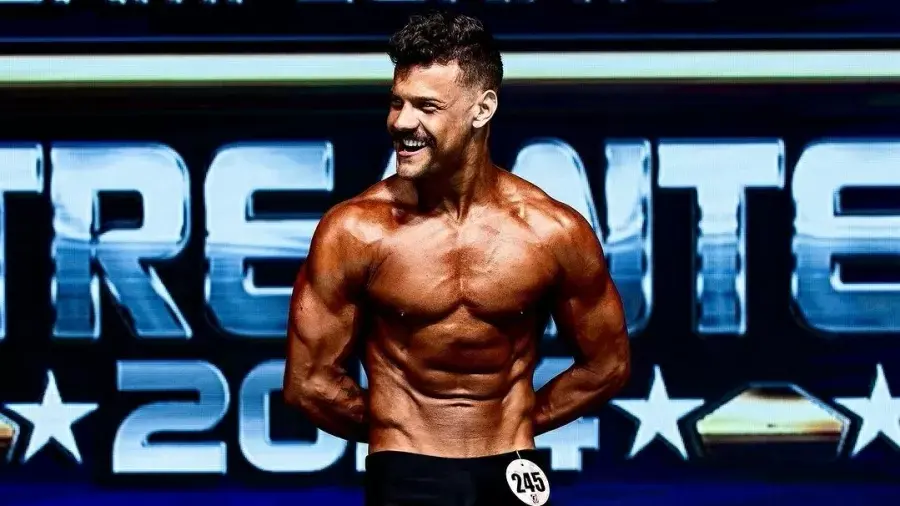 Salomão Magnin durante competição de fisiculturismo
