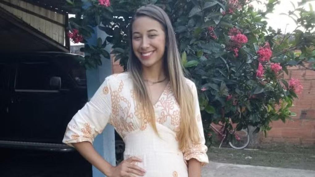 Júlia Santos de Oliveira, de 17 anos, encontrada morta em um veículo, em Itaguaí, no Rio de Janeiro