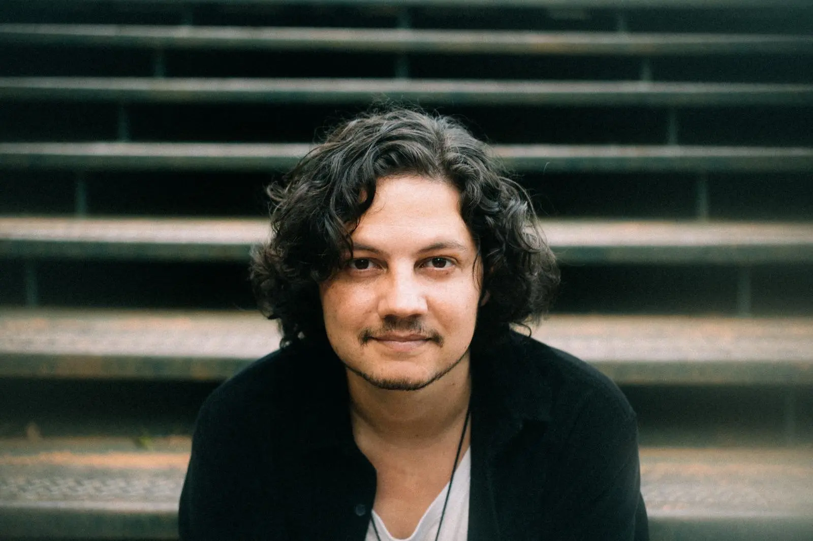 Gabriel Aragão apresenta canções do álbum de estreia