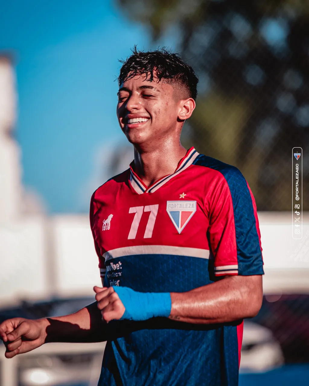 Kervin voltou a treinar com o elenco do Fortaleza nesta segunda-feira (8)