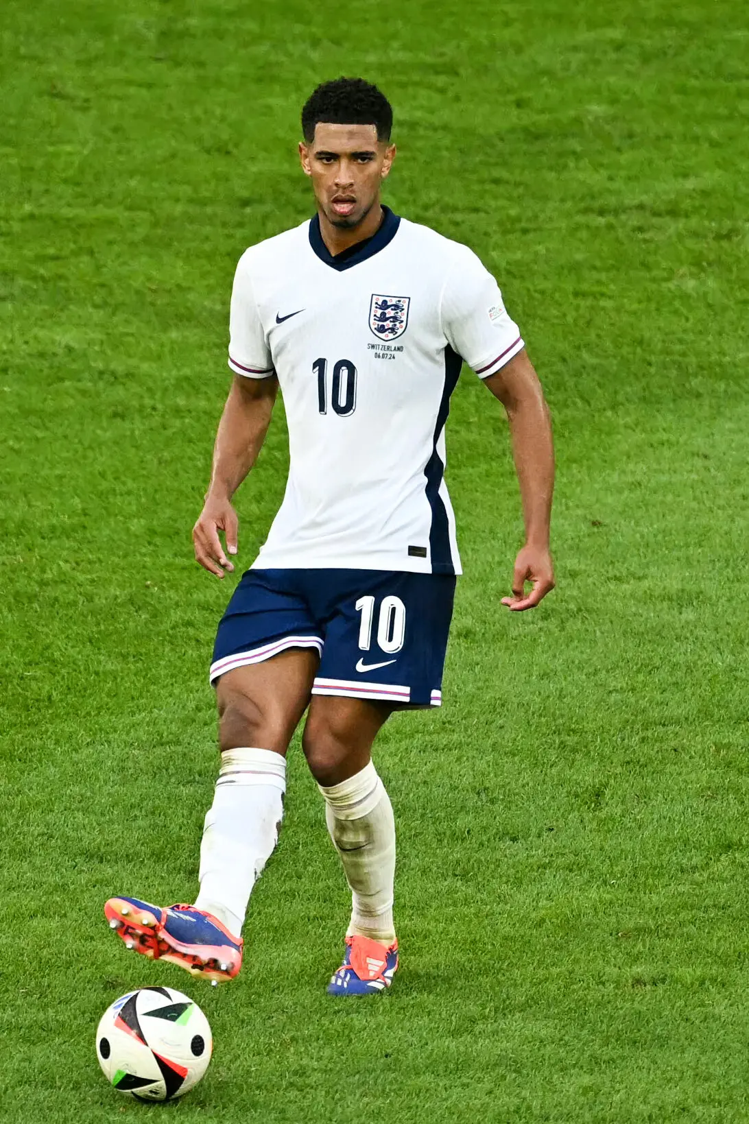 Imagem do meio-campista da Inglaterra Jude Bellingham