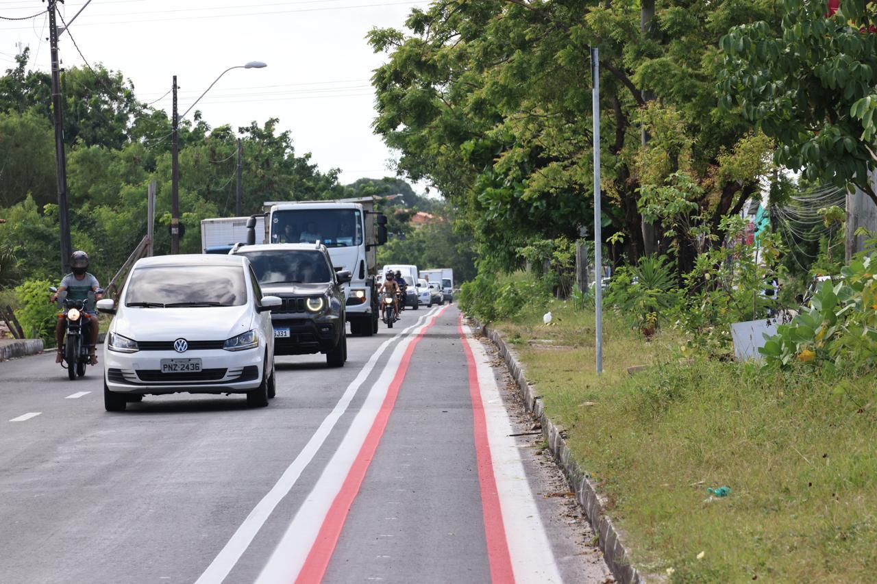 Avenida Paulino Rocha está passando por intervenções