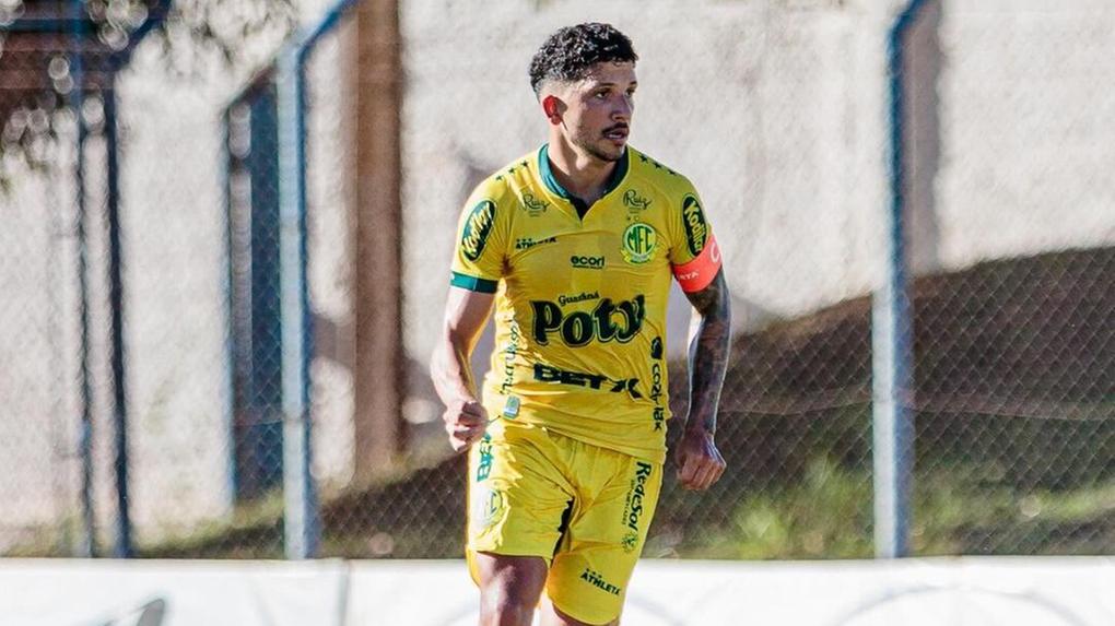 Além de ter participado do Campeonato Paulista de 2023 e 2024 com o Mirassol, o jogador está disputando novamente a Série B do Campeonato Brasileiro