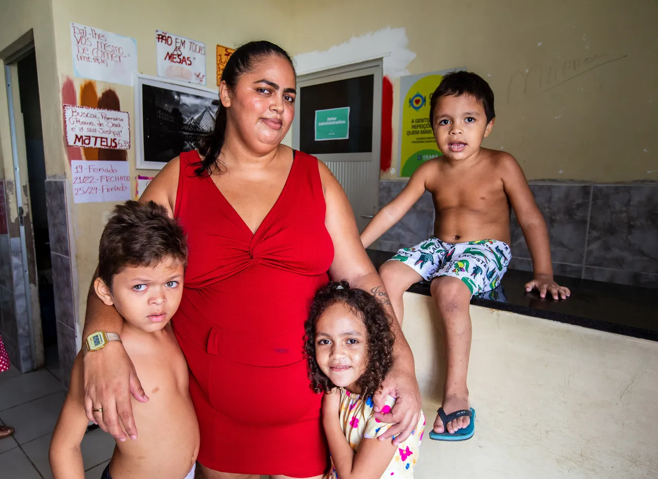 Beneficiária do Programa Ceará Sem Fome, Betânia Melo viu alimentação dos filhos melhorar