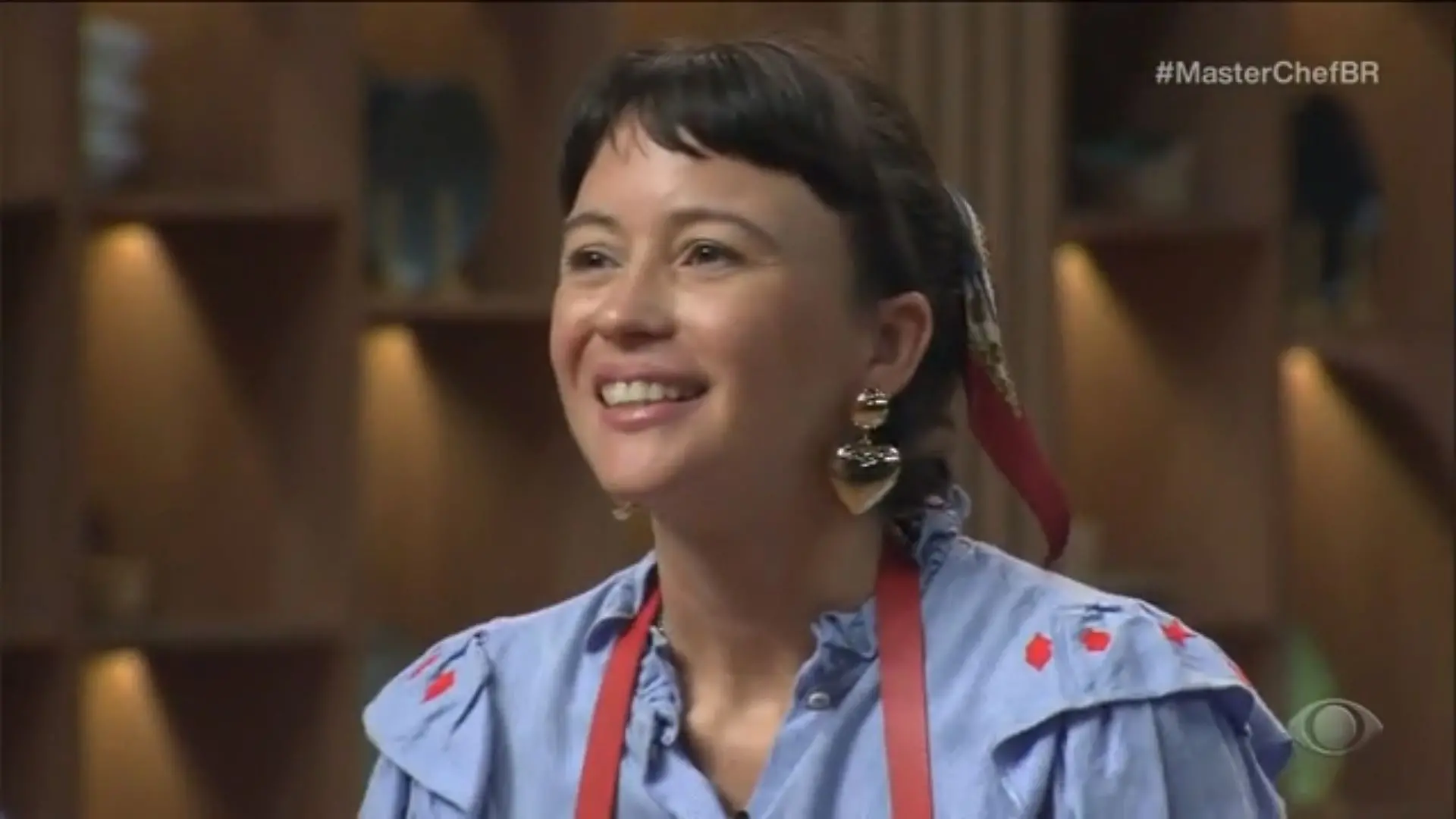 participante do masterchef brasil, thaissa, sorrindo