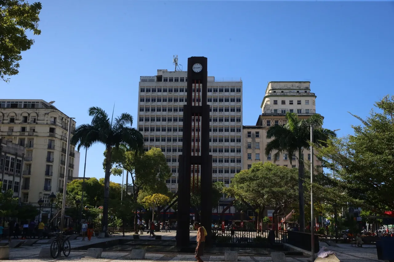 Símbolos históricos da Praça do Ferreira foram recuperados