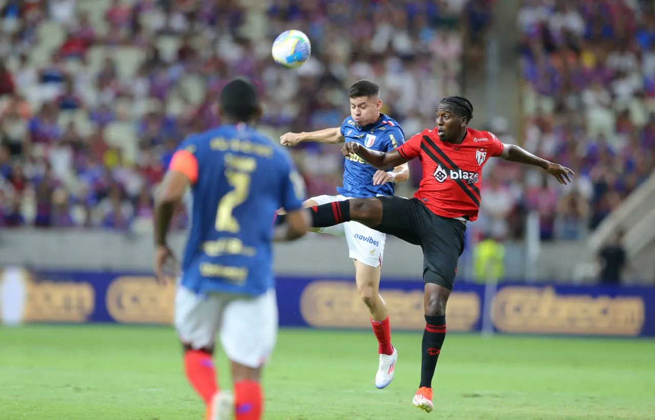 Fortaleza e Atlético-GO se enfrentaram no Castelão.