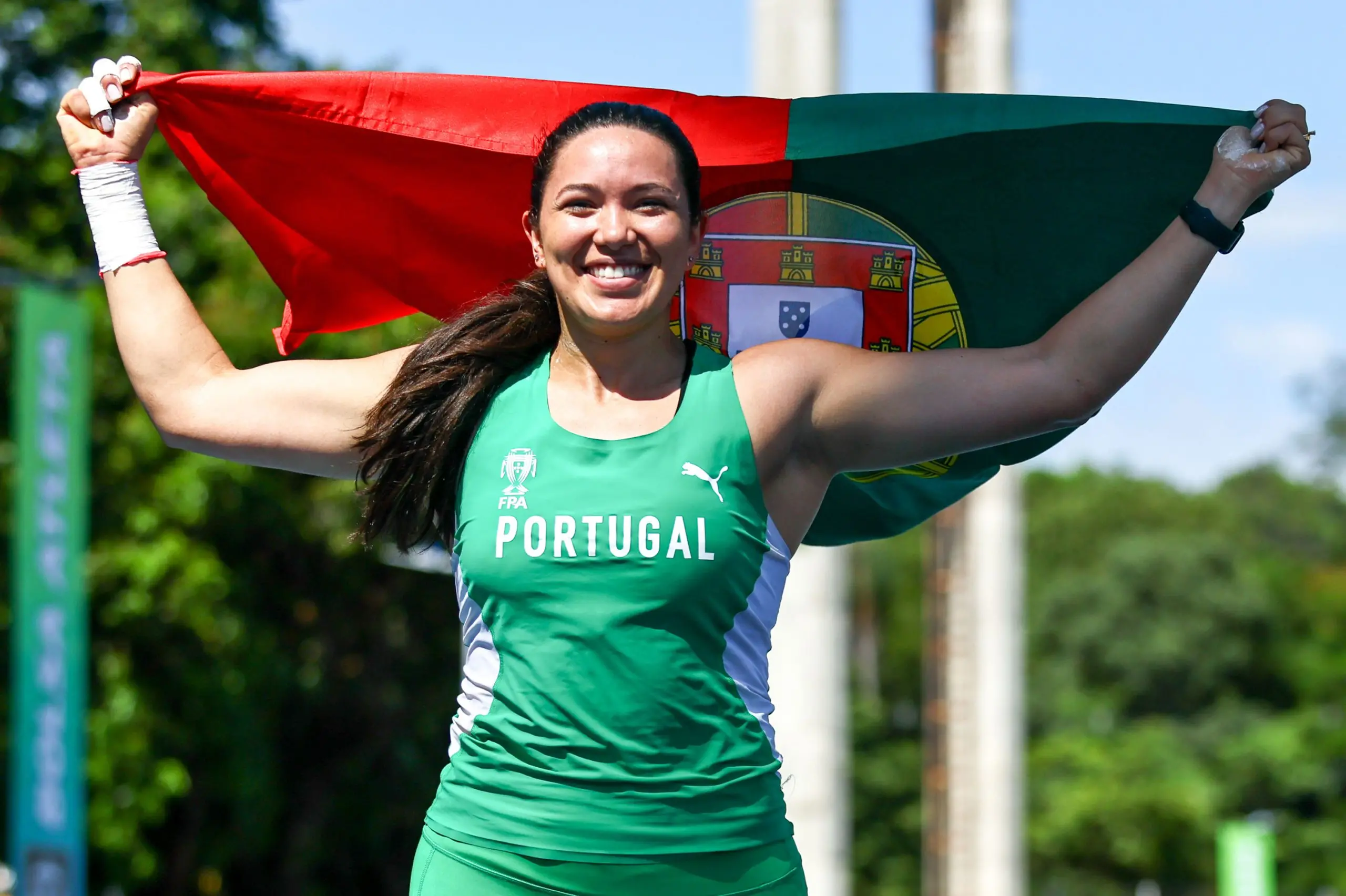 Eliana Bandeira, atleta de lançamento do peso