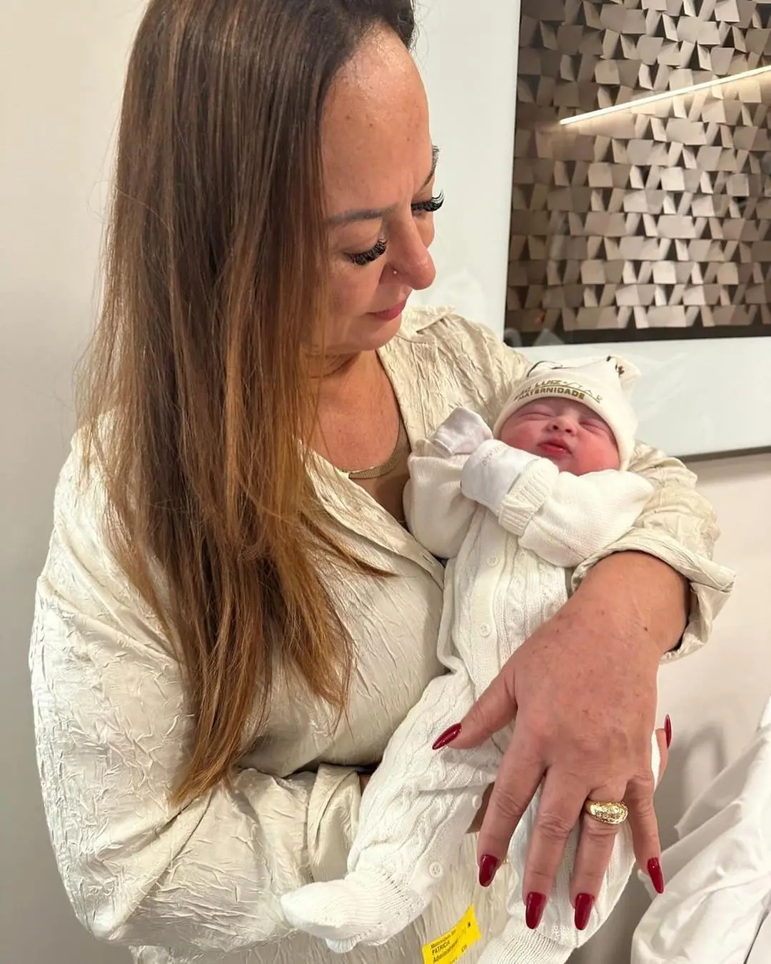 Nadine com a neta Helena