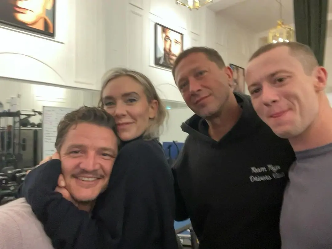 Pedro Pascal publicou foto com os atores de Quarteto Fantástico