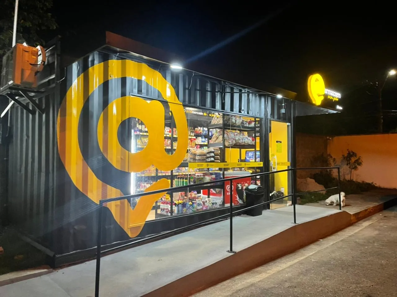 Armazzém, do Grupo Mateus, se caracteriza pelo formato compacto e por estar instalada em locais como condomínios e empreendimentos comerciais