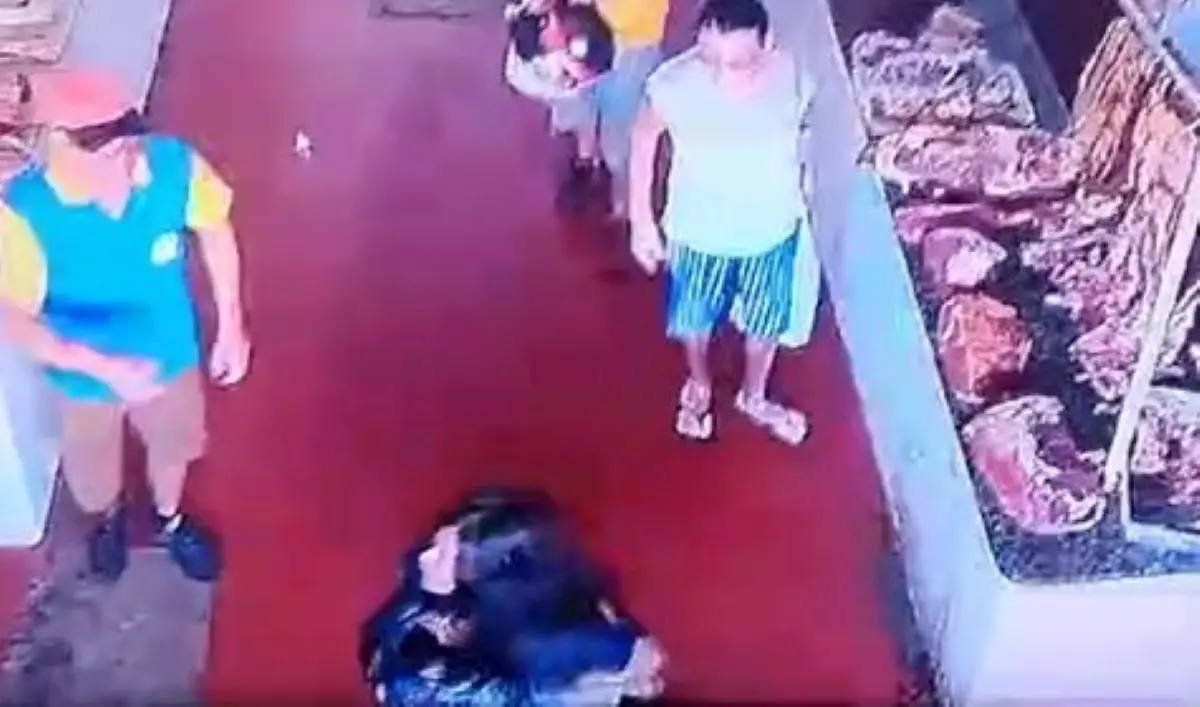 cena de adolescente sendo esfaqueada em iguatu