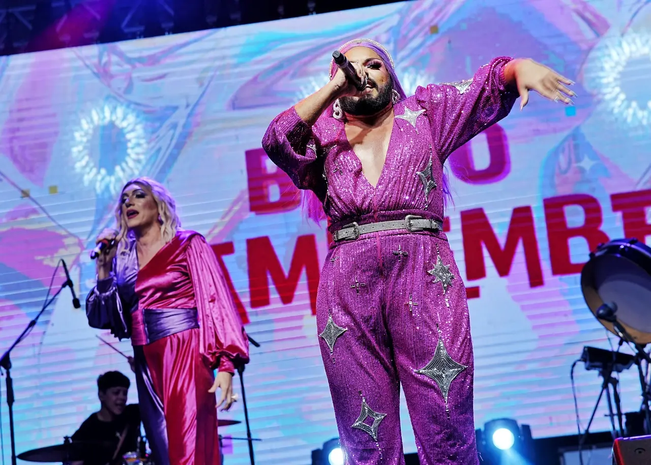 Deydianne Piaf e Mulher Barbada comandaram a festa de encerramento do segundo dia de DFB Festival