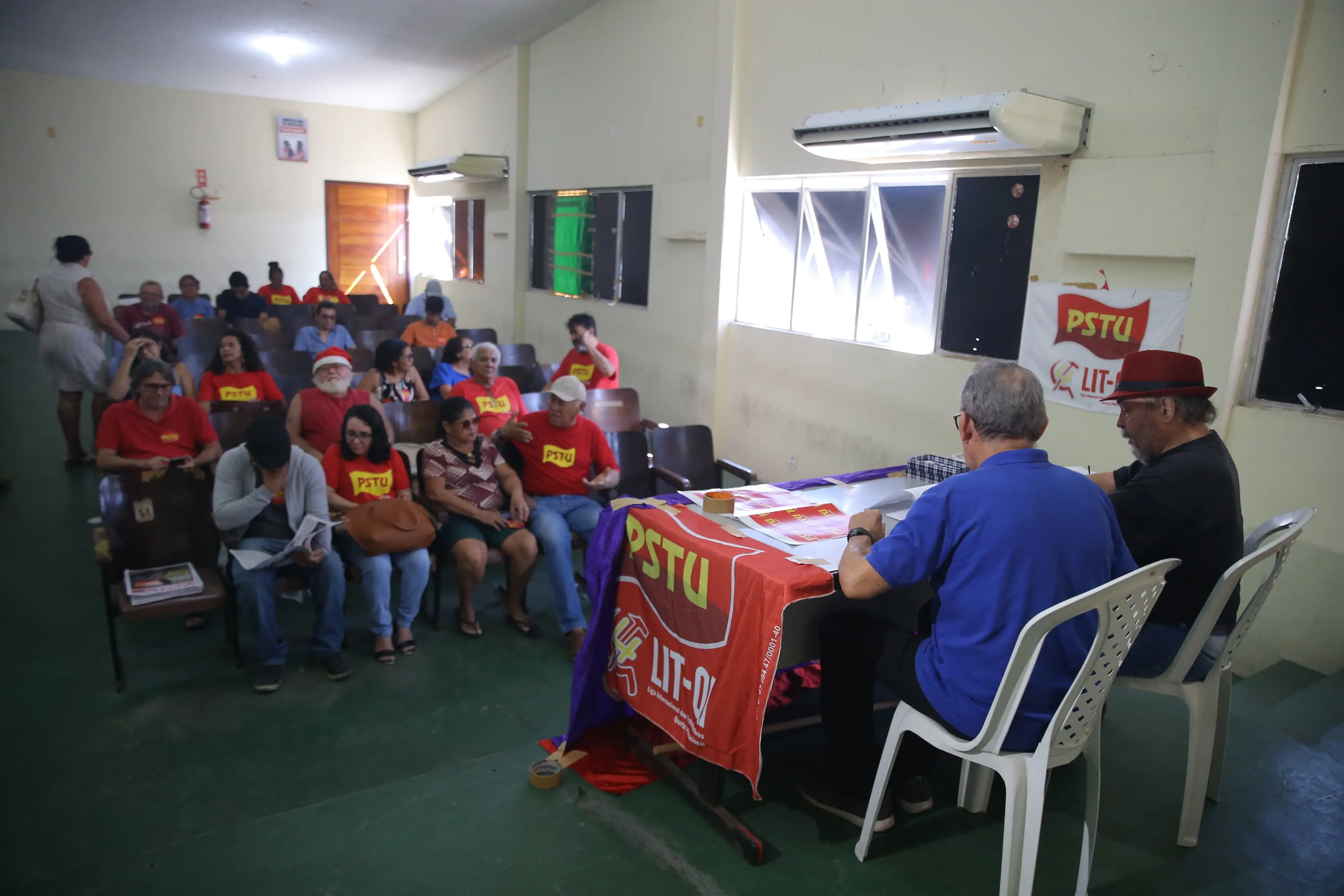 Convenção do PSTU ocorreu no auditório do Sintro, no Centro