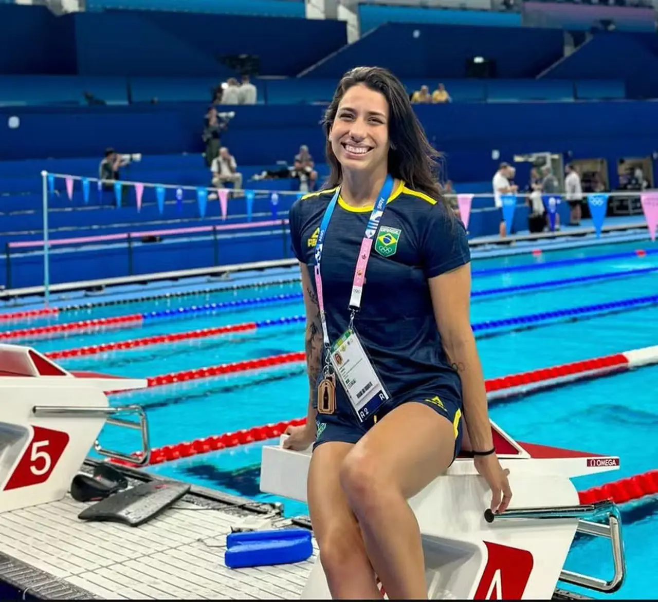 Ana Carolina Vieira nadadora brasileira que foi expulsa da Olimpíada de Paris-2024