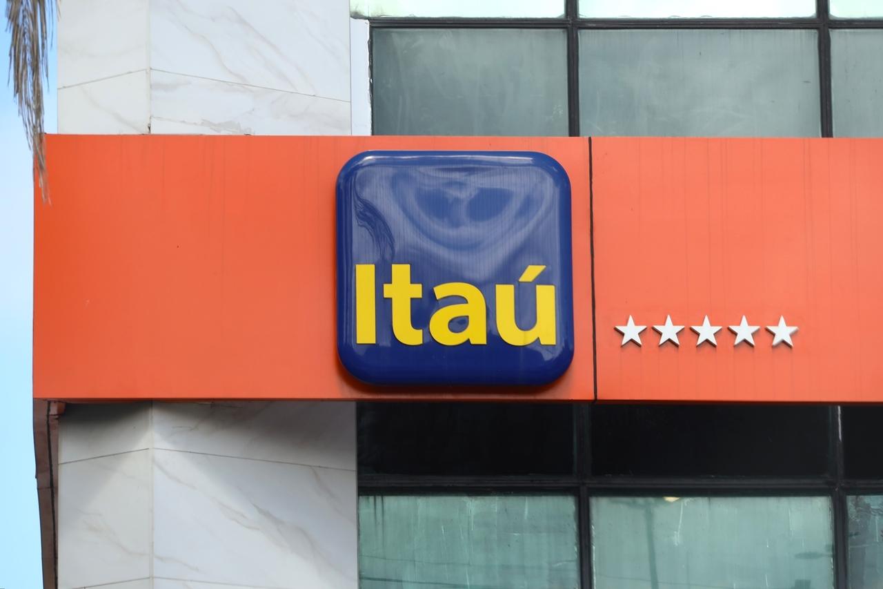 Programa Trainee Itaú 2025 abre inscrições com salário de R 8,8 mil