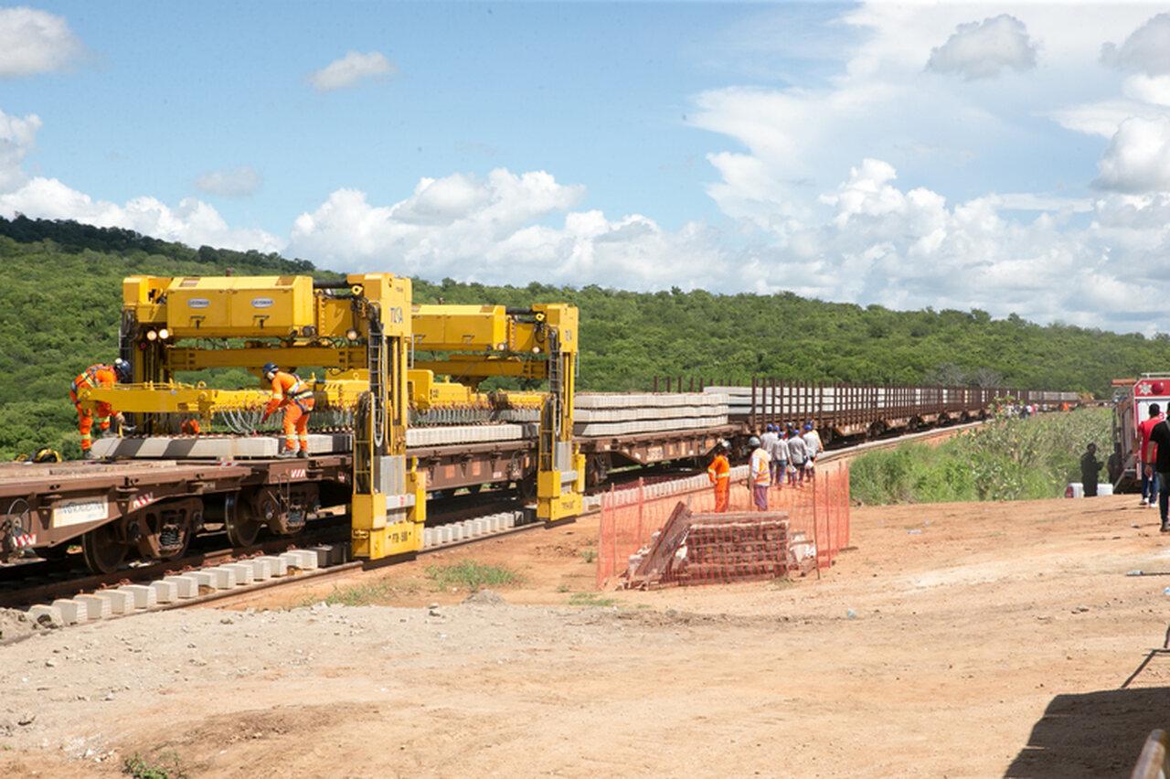 foto de obras da Transnordestina