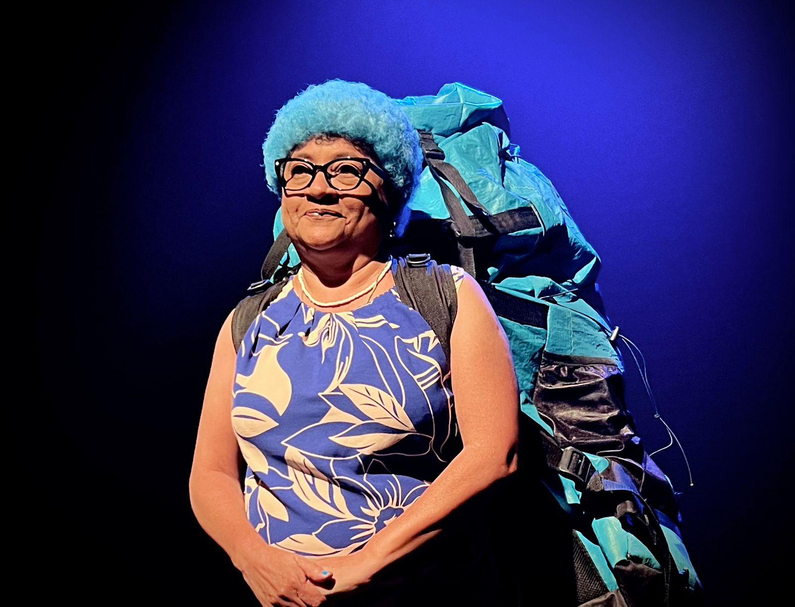 Atriz Ana Marlene leva a história da mochileira cearense Josefa Feitosa para os palcos do Rio de Janeiro com o espetáculo 