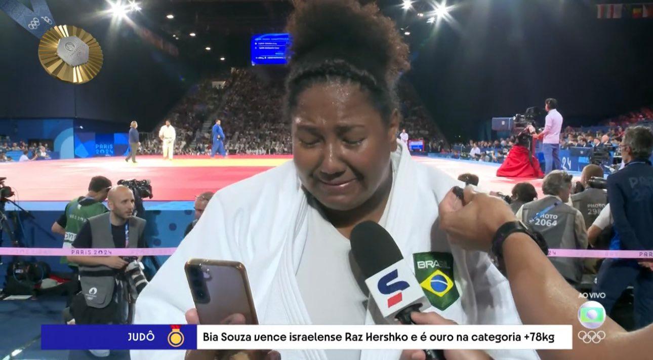 Bia Souza emocionada após o ouro