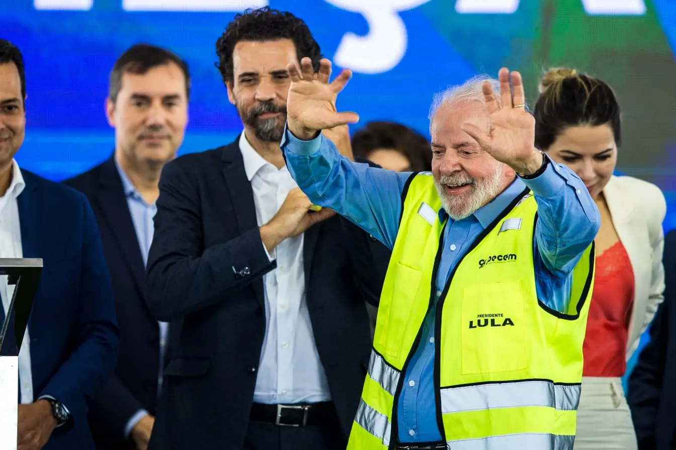 Imagem da notícia: Lula celebra ouro de Bia Souza no judô durante evento no Ceará e fala sobre Bolsa Atleta 
