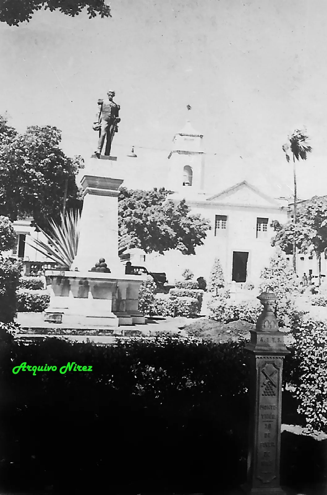 Igreja do Rosário na Praça General Tibúrcio - ou Praça dos Leões