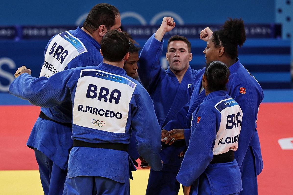 Seleção brasileira de judô em ação nos Jogos Olímpicos de Paris 2024
