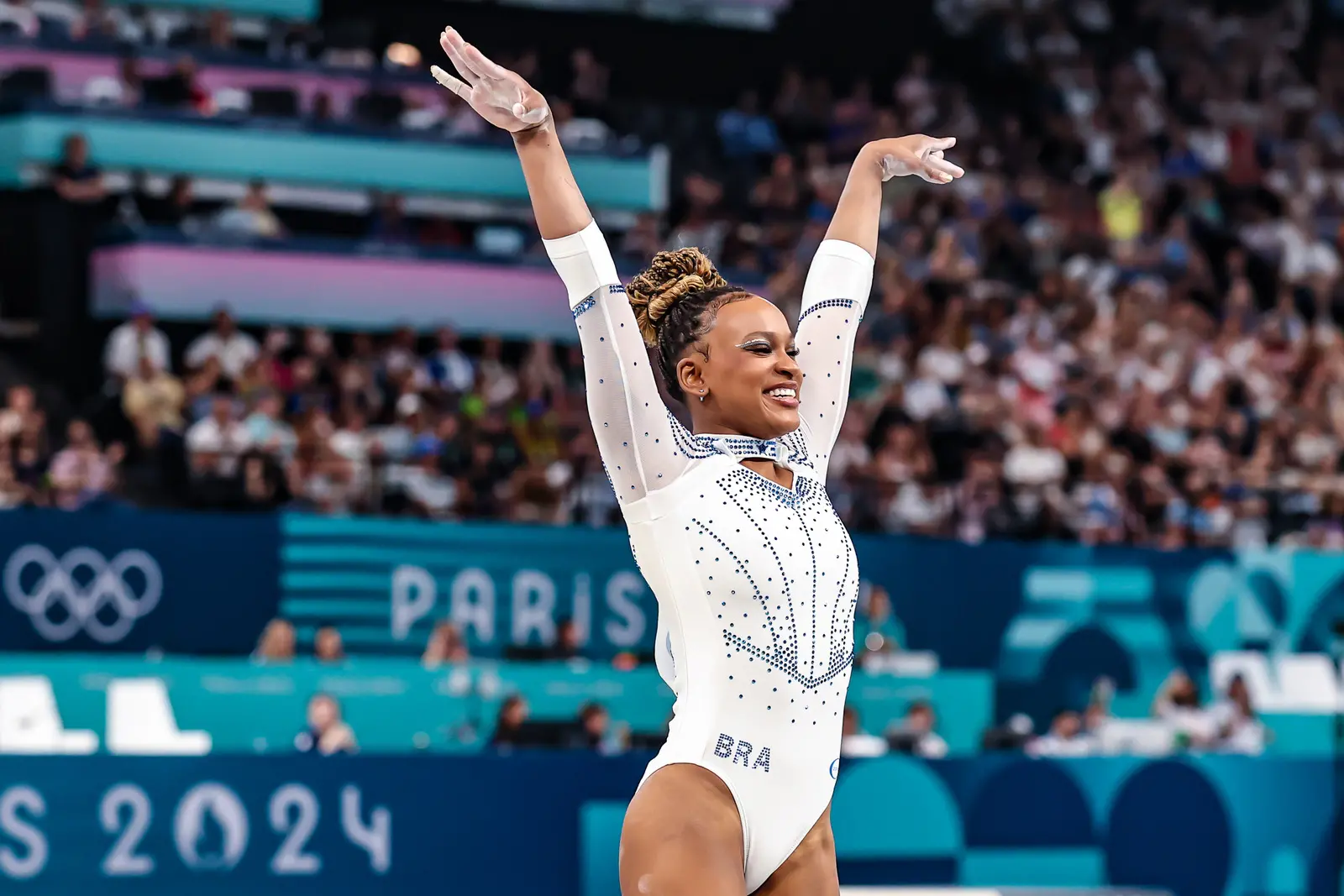 Imagem da notícia: Rebeca Andrade disputa final do solo da ginástica da Olimpíada de 2024; veja onde assistir