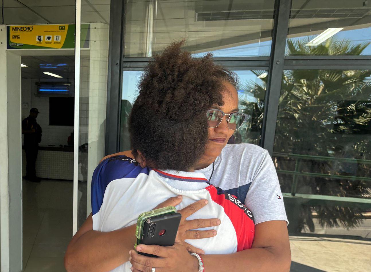 mãe de adolescente de 15 anos encontrado morto por nadar sem colete após ajudar instrutor na Beira-Mar de Fortaleza