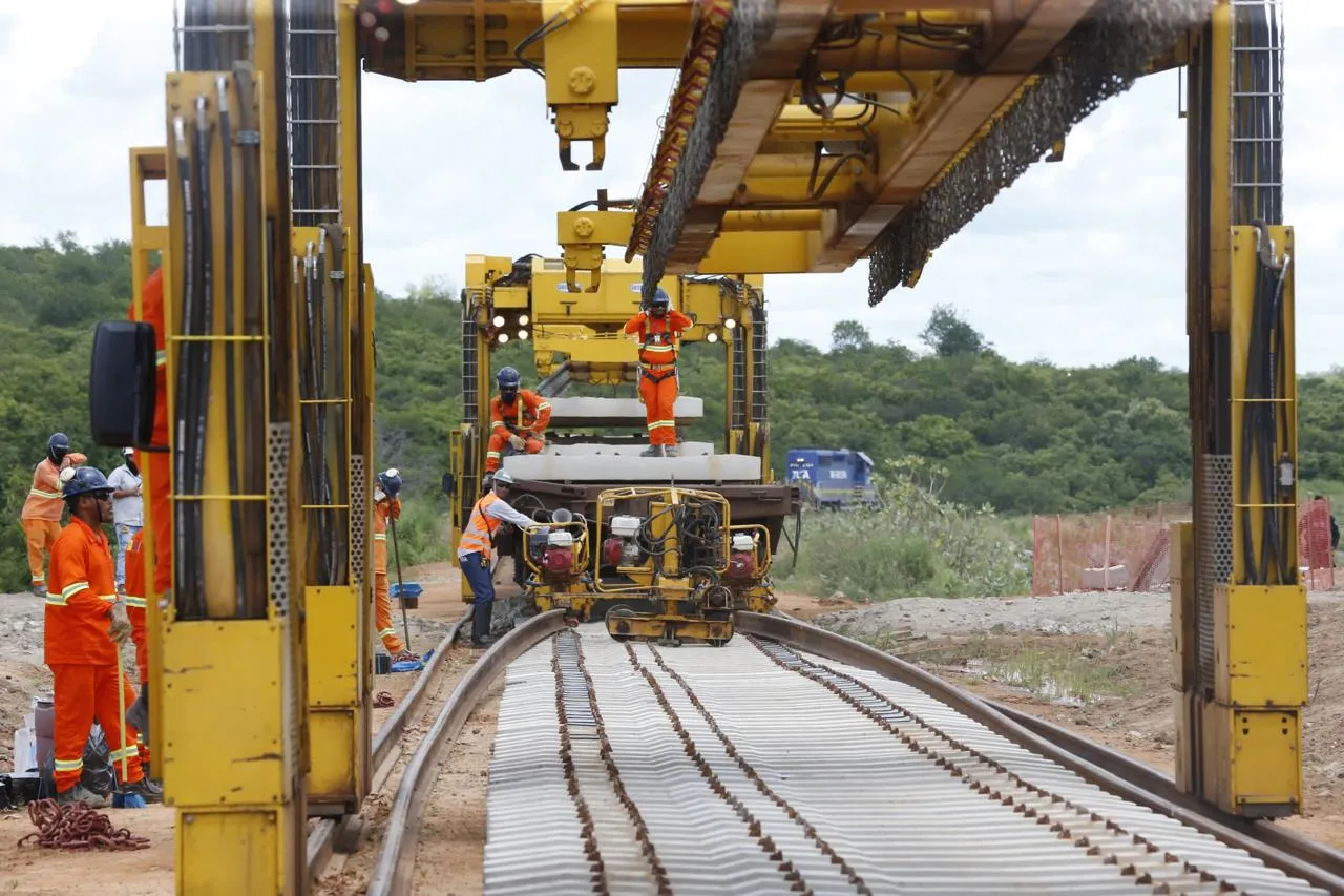 Obras da Transnordestina avançam no Centro-Sul do Ceará