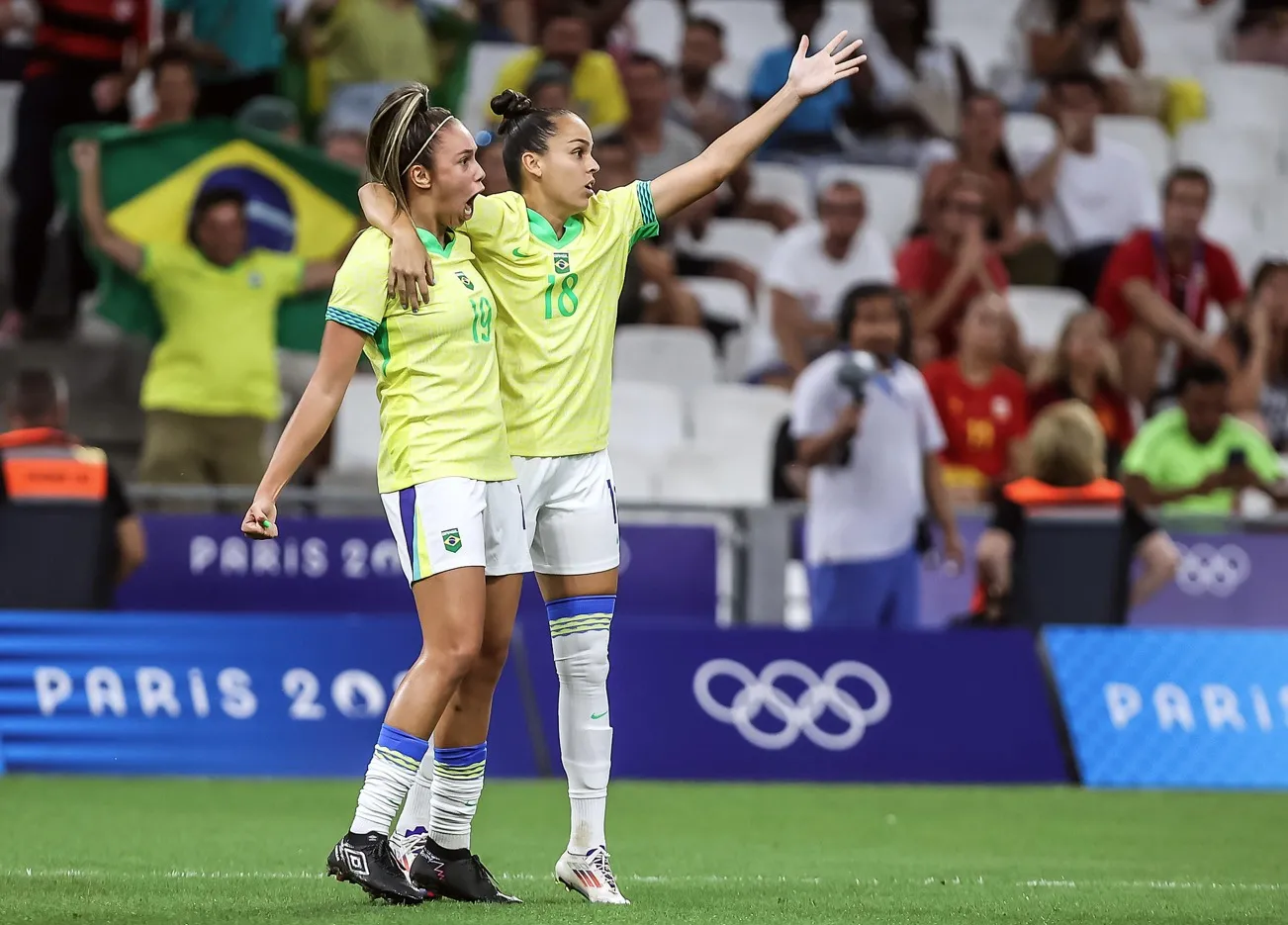 Seleção Brasileira venceu a Espanha por 4 a 2