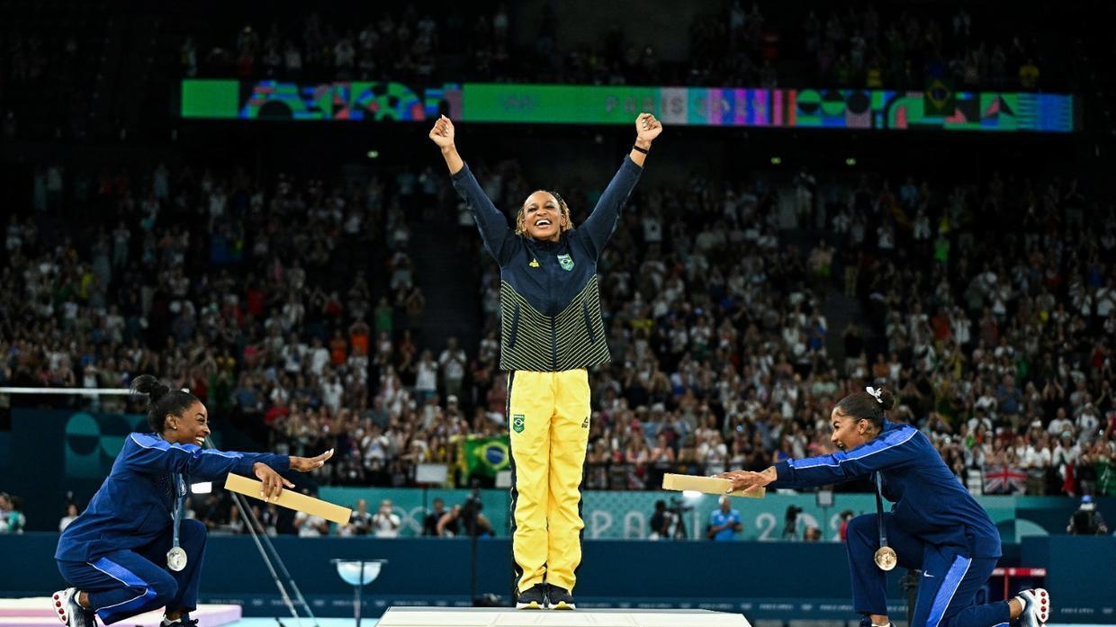 Simone Biles e rebeca andrade nas olimpíadas de paris 2024