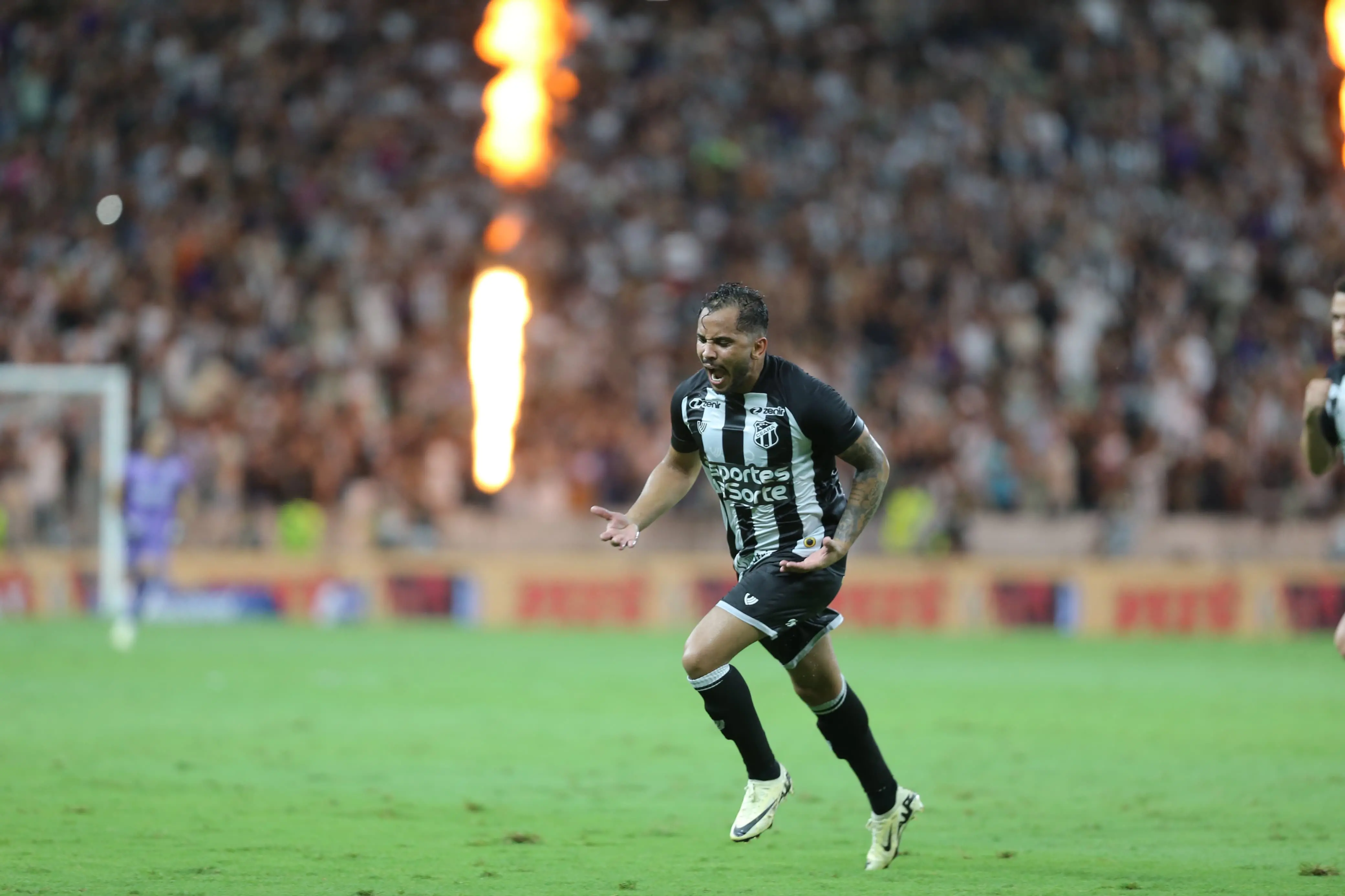 Lourenço do Ceará comemora gol marcado