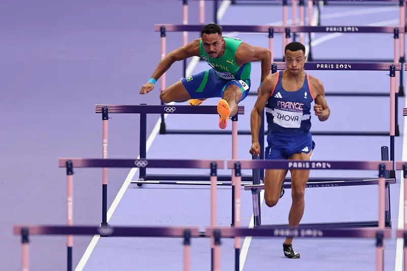 imagem mostra atletas