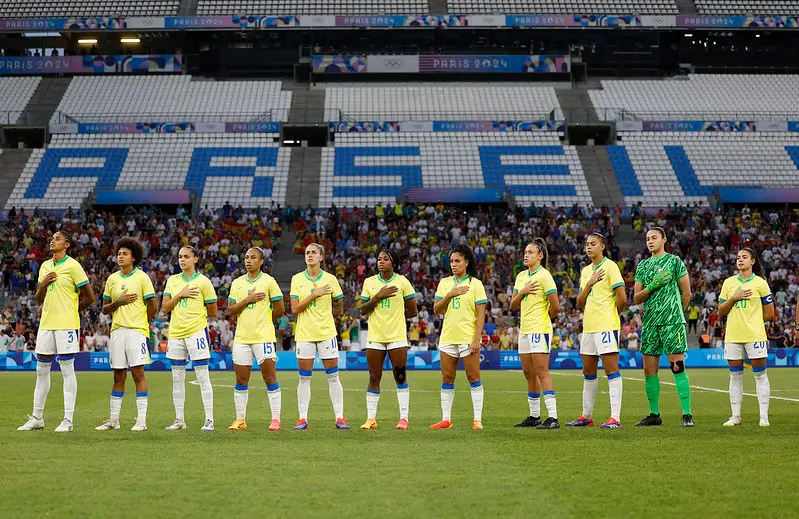 imagem mostra jogadoras