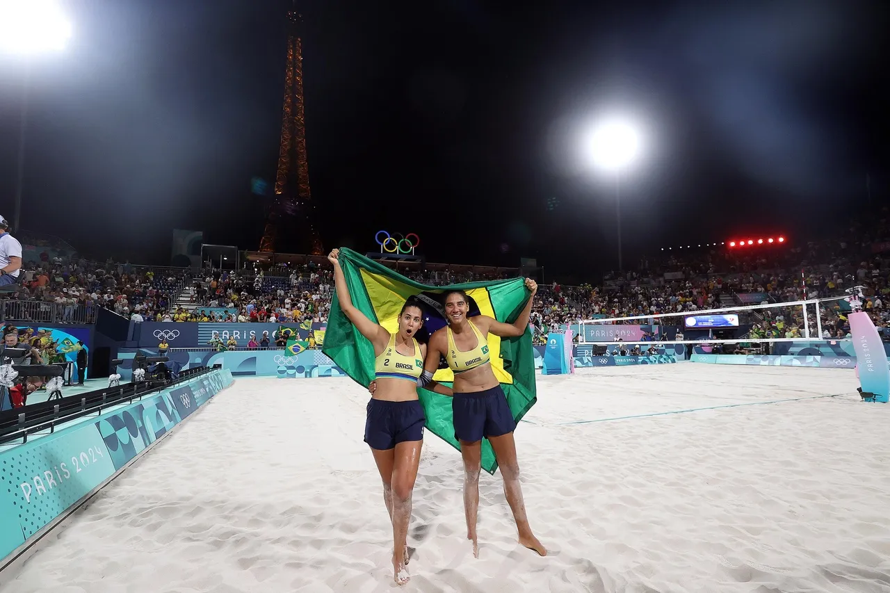 Duda e Ana Patrícia comemoram vaga na final olímpica