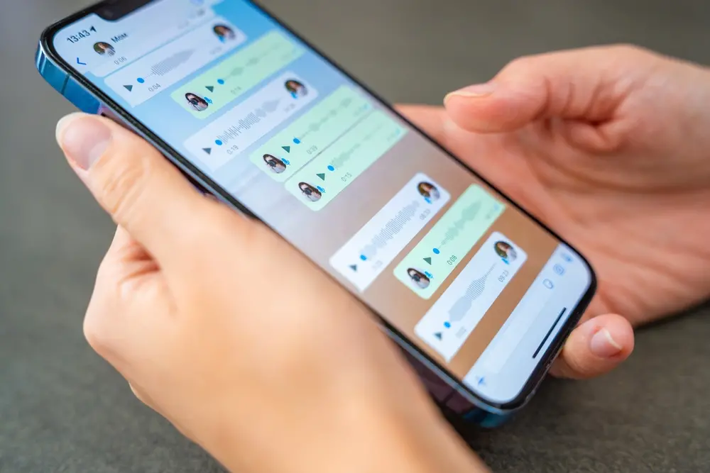 Conversa de áudios no WhatsApp