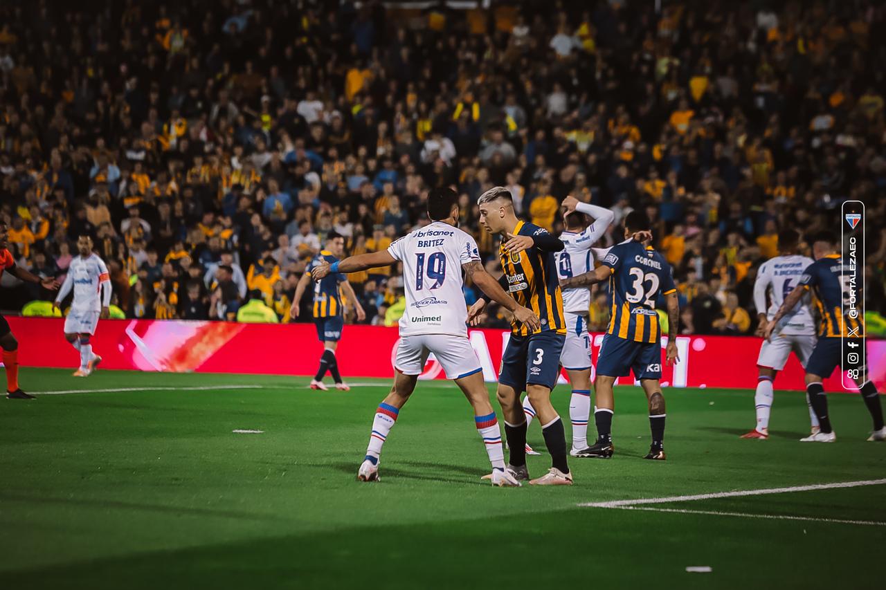 Foto de Brítez durante Rosario Central x Fortaleza