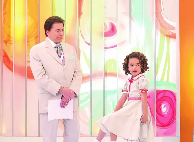 Após fazer sucesso no Programa Raul Gil (Record e Band), Maisa ficou famosa pelas interações com Silvio em seu programa no SBT