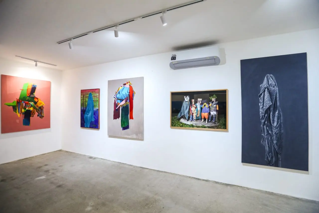 Exposição reúne artistas de diferentes estilos da arte contemporânea brasileira